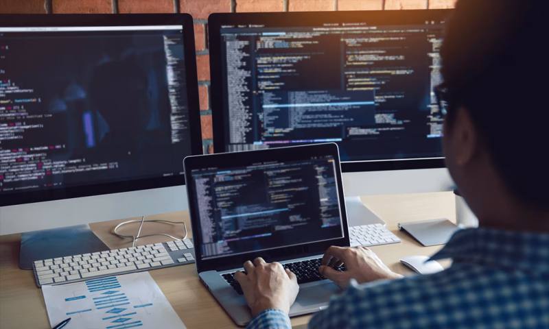 数据科学选型:R与Python如何赋能成华区网站建设?